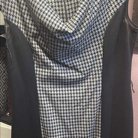 Clothes - Picture 9 of 16